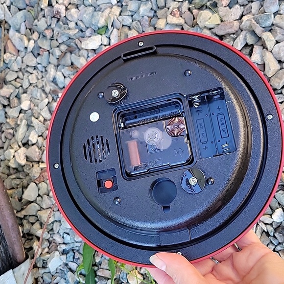 Thomas Kincaid Christmas Clock - Picture 2 of 6